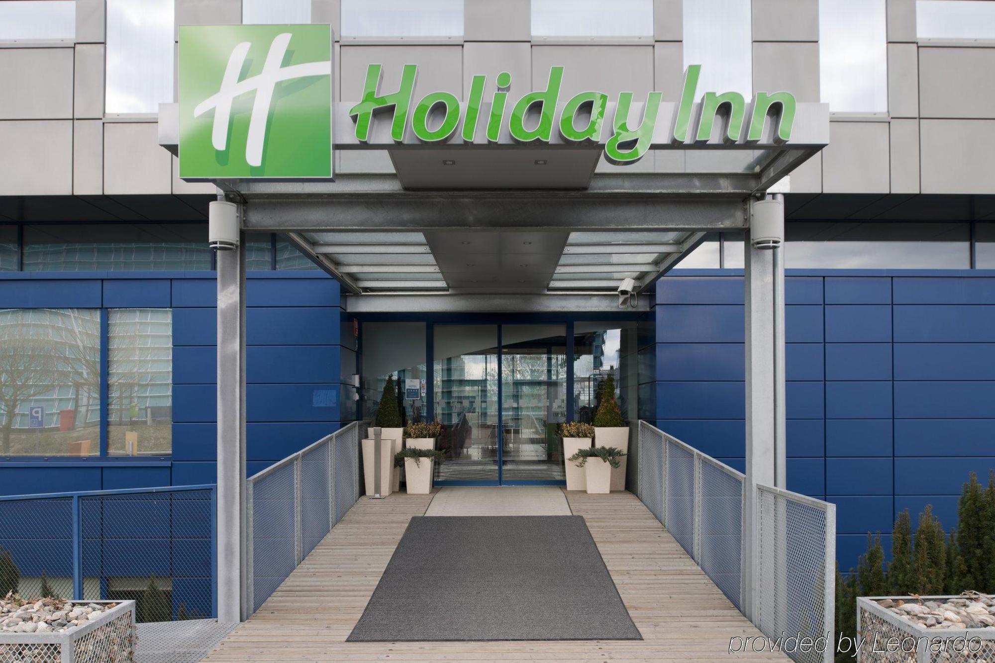 فندق هوليداي إن مطار براغ المظهر الخارجي الصورة